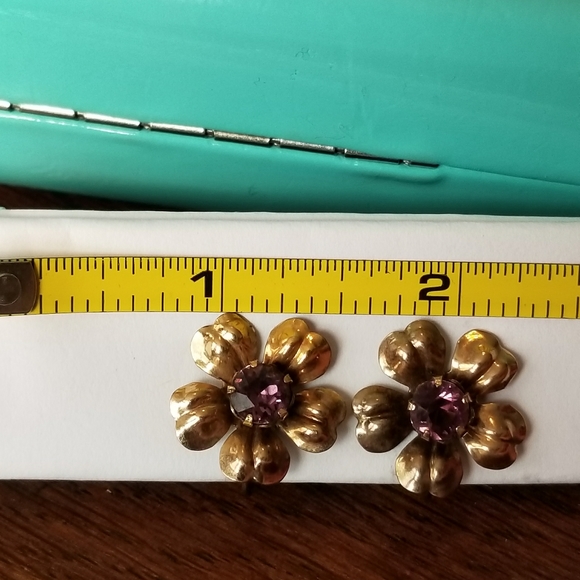 Vintage Van Dell flower earrings screwback gold fill purple floral - Picture 11 of 14